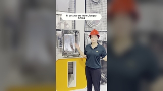 Mire de cerca el lavavajillas. bañera